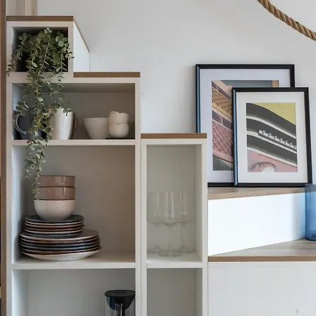 Apollo Luxe, Near Downtown, Private Parking Apartment